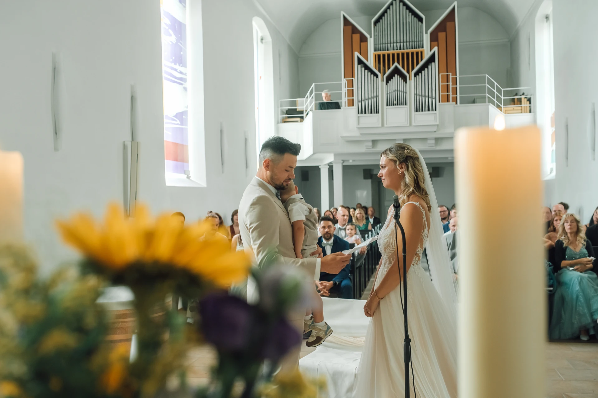 Kirchliche Trauung und Ja-Wort von Sarah und Tobias in Sandershausen