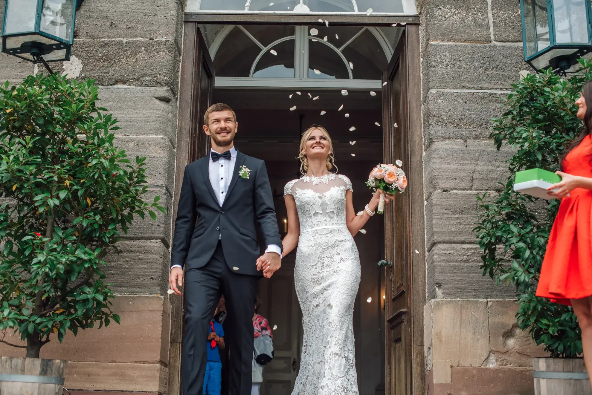 Gratulation nach der Trauung — Hochzeitsreportage Bergpark Kassel