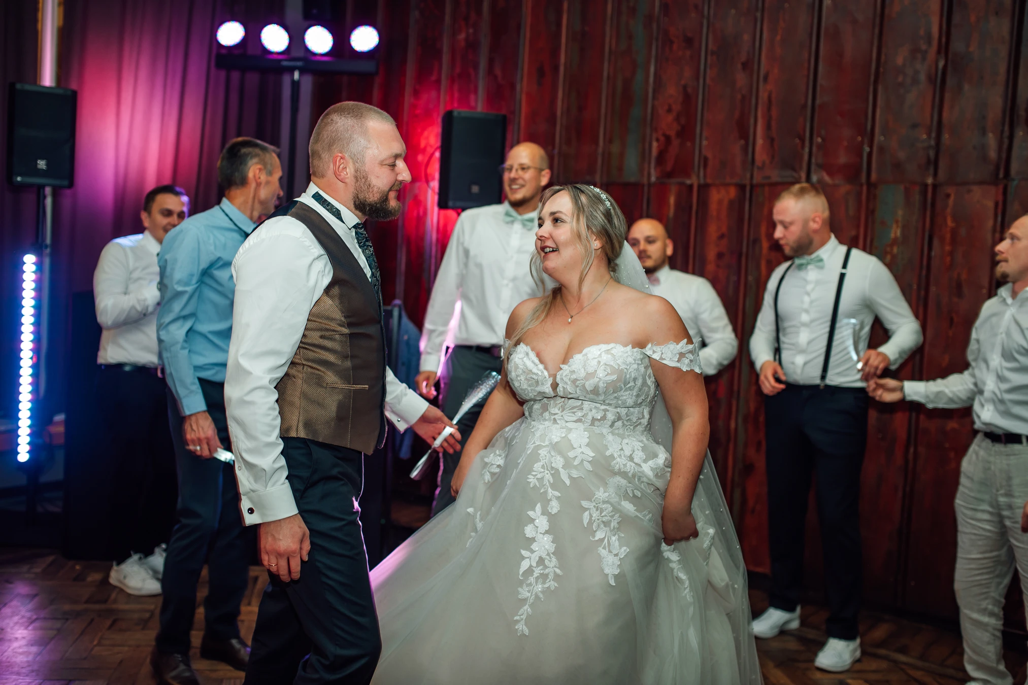 Freude und Ausgelassenheit bei der Hochzeitsparty — Renthof Kassel