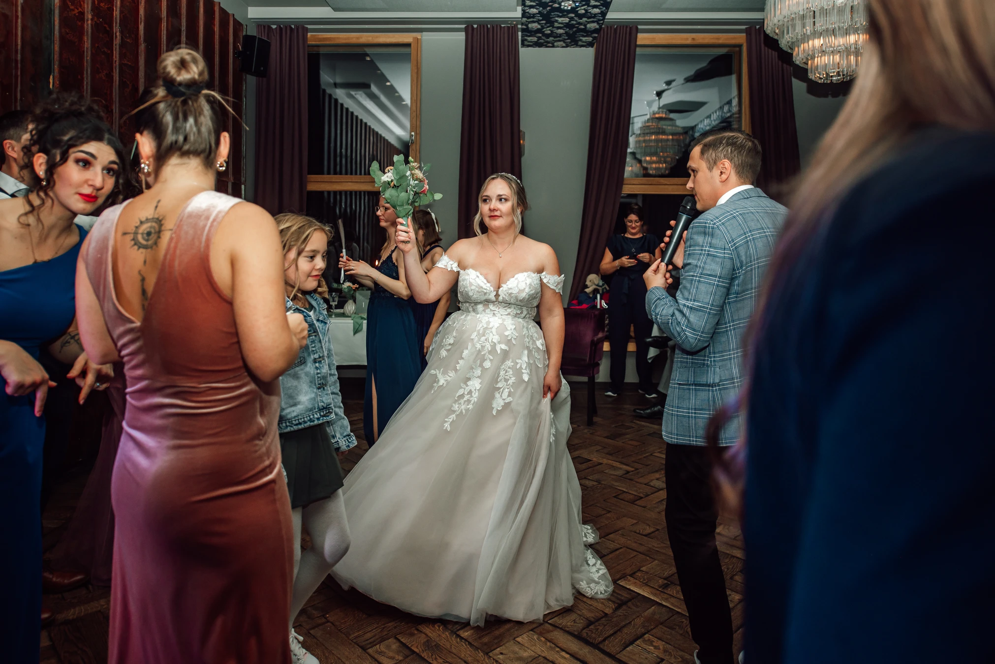 Stille Momente am späten Abend — Renthof Kassel, Hochzeitsreportage