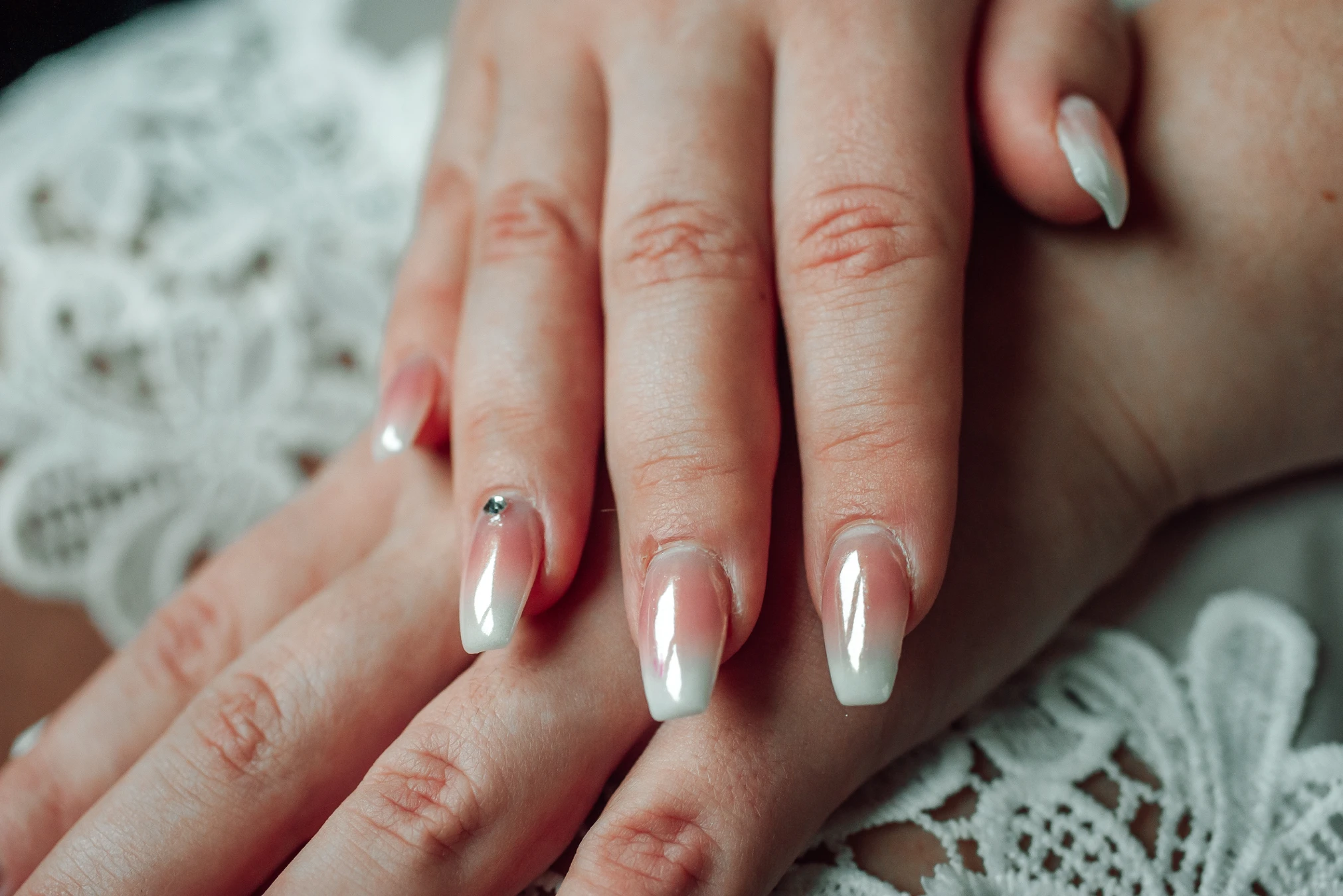 Schleier der Braut — zartes Detail, Hochzeit Renthof