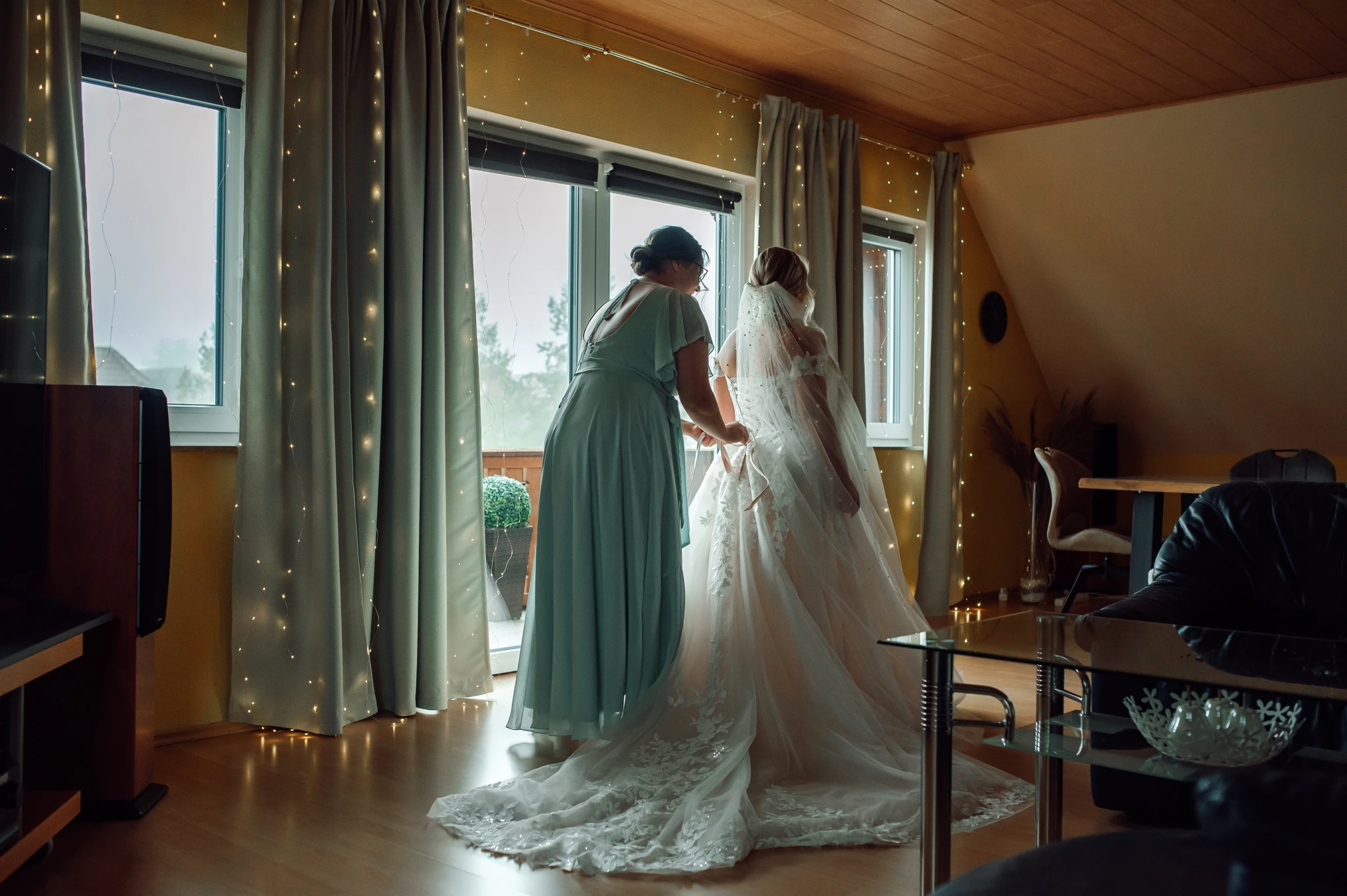 Hochzeitsschuhe der Braut — zartes Detail, Hochzeitsfotografie Kassel