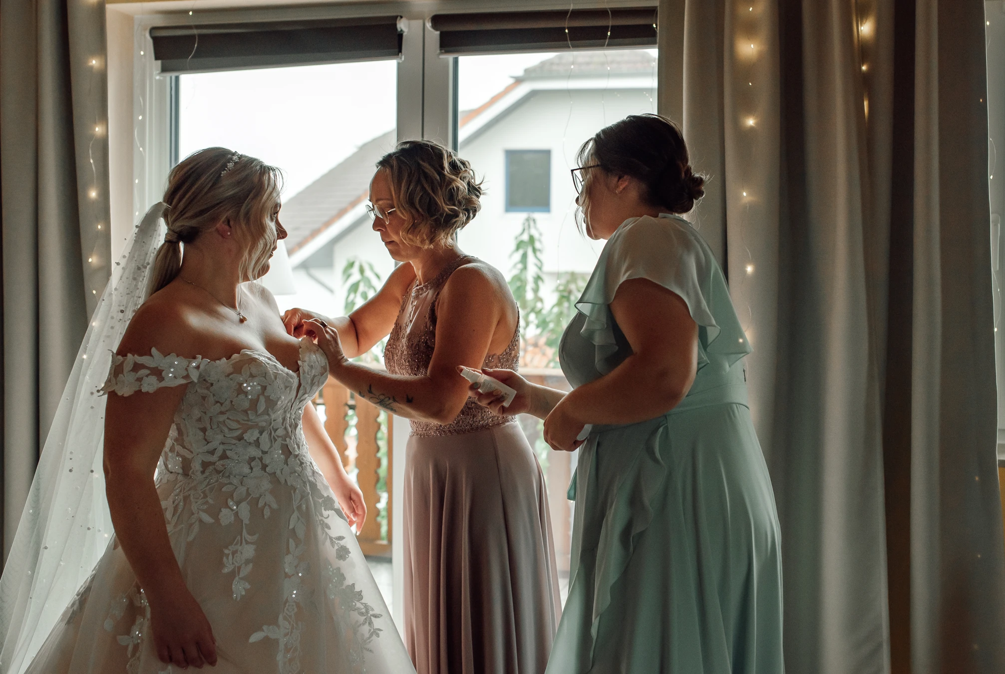 Braut in voller Pracht — kurz vor dem Einzug, Hochzeit Kassel