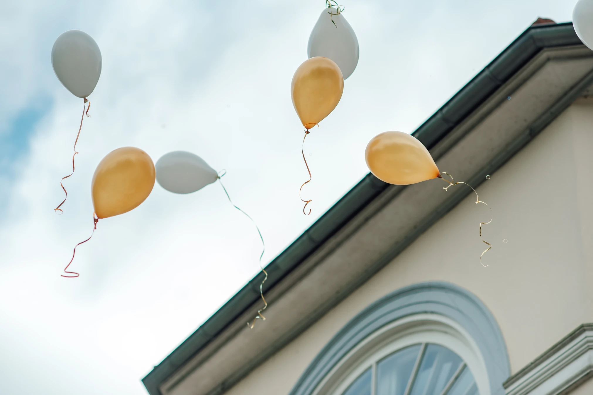 Sektgläser klingen — Hochzeitsfeier nach der Trauung