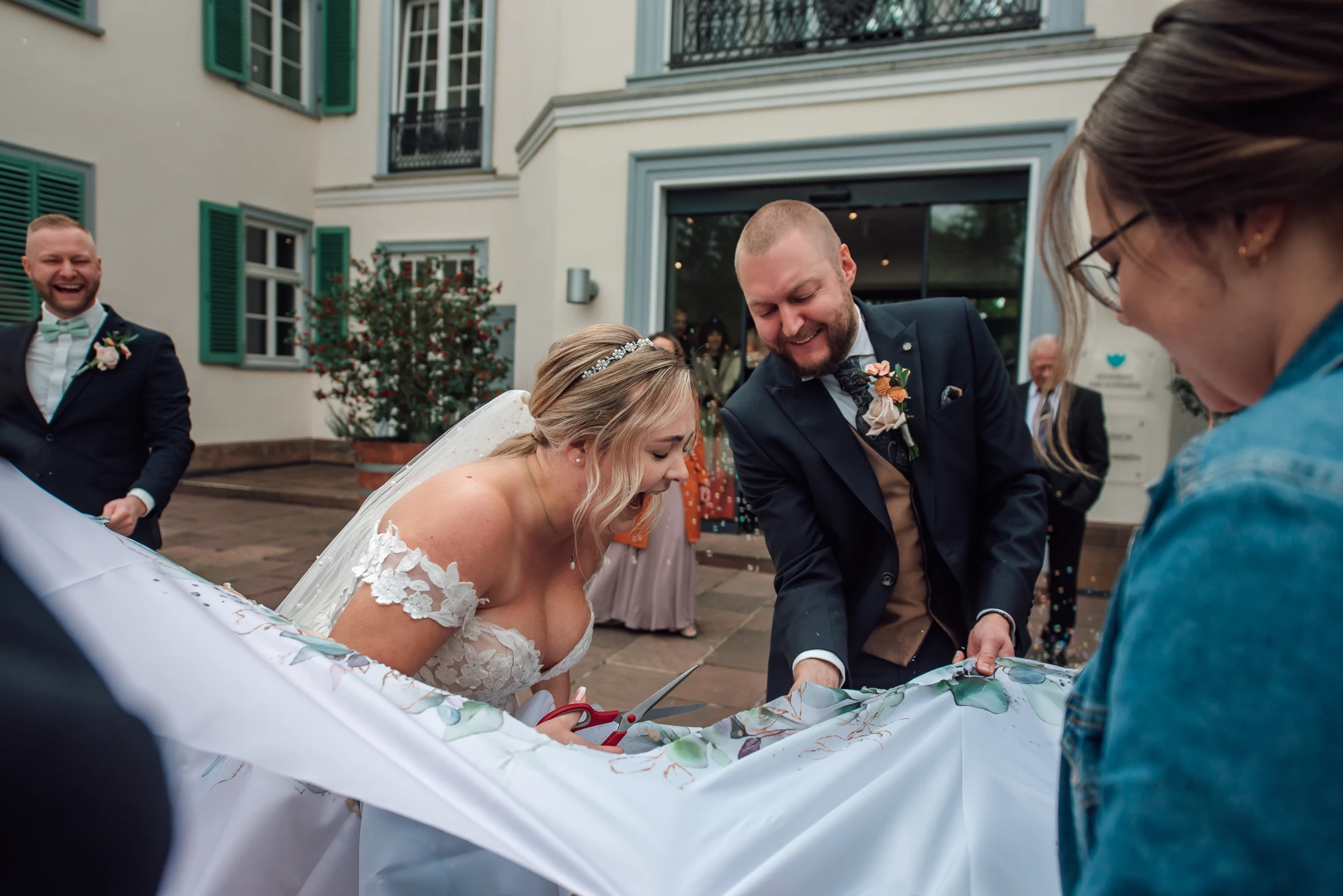 Stimmung beim Sektempfang — Hochzeitsfeier nach der Trauung in Fritzlar