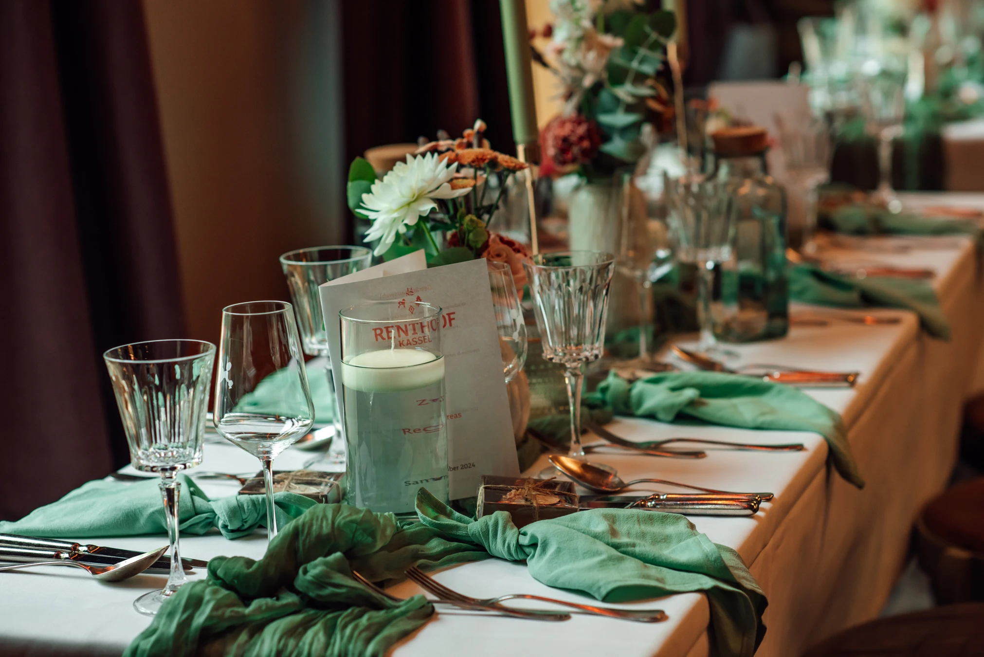 Ankunft im Renthof Kassel — historisches Kirchengewölbe als Hochzeitslocation