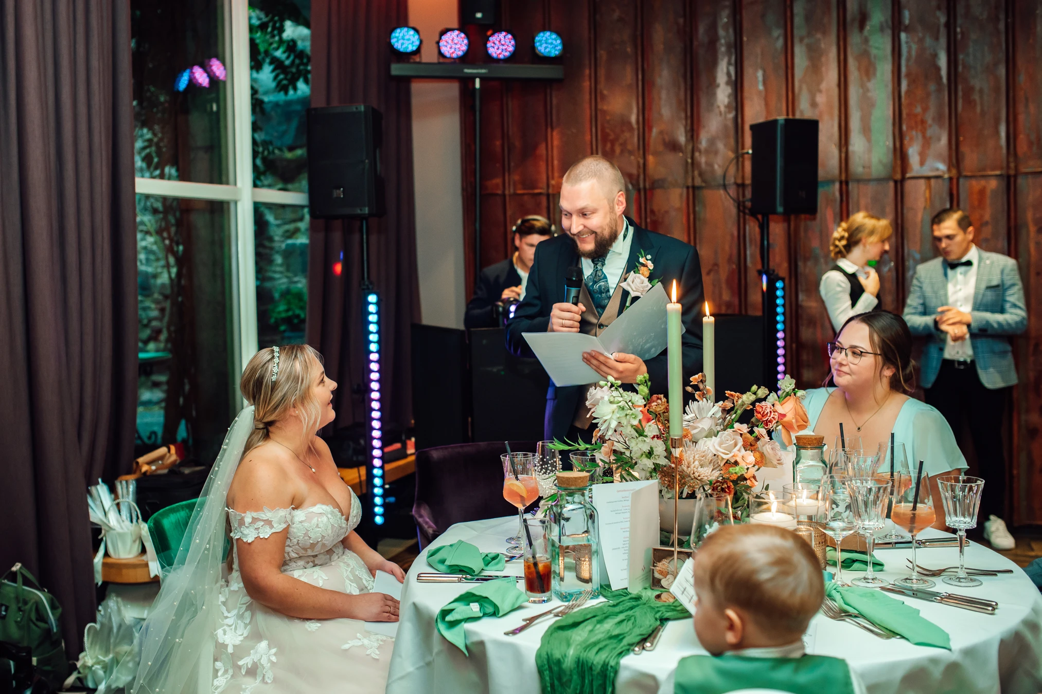 Tischdekoration im Renthof — Blumen und Kerzen, Hochzeit Kassel