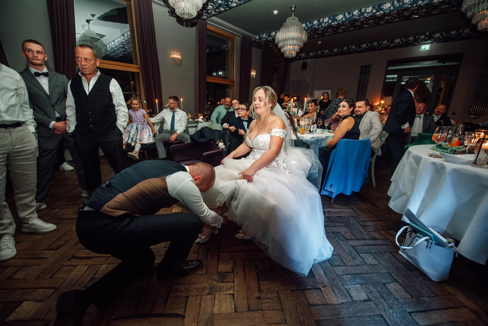 Glückliche Hochzeitsfeier im Renthof Kassel — kurz vor dem Eröffnungstanz