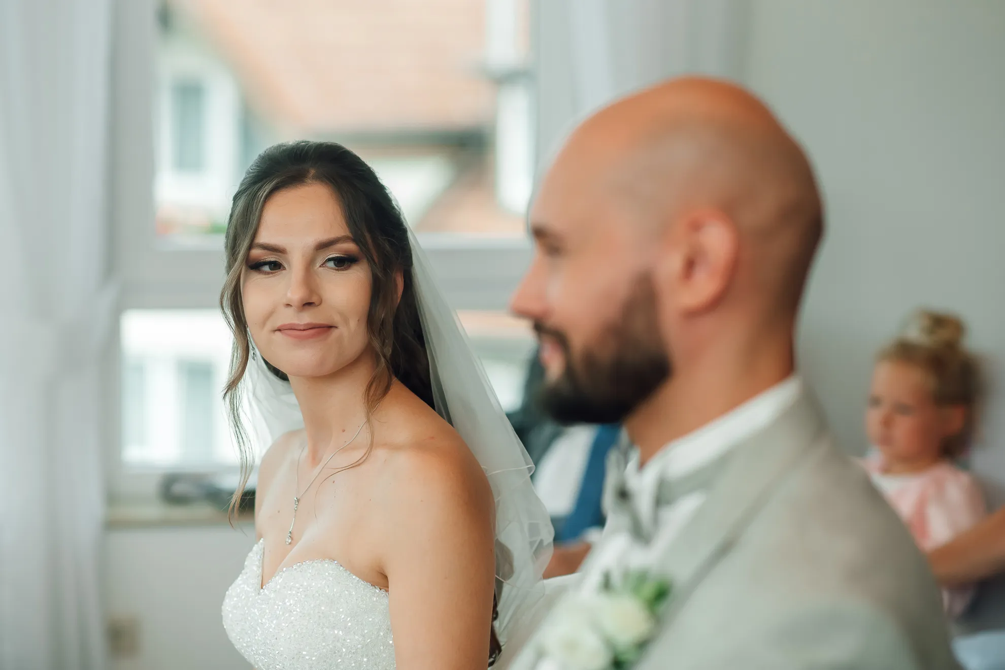 Sektempfang nach der standesamtlichen Trauung