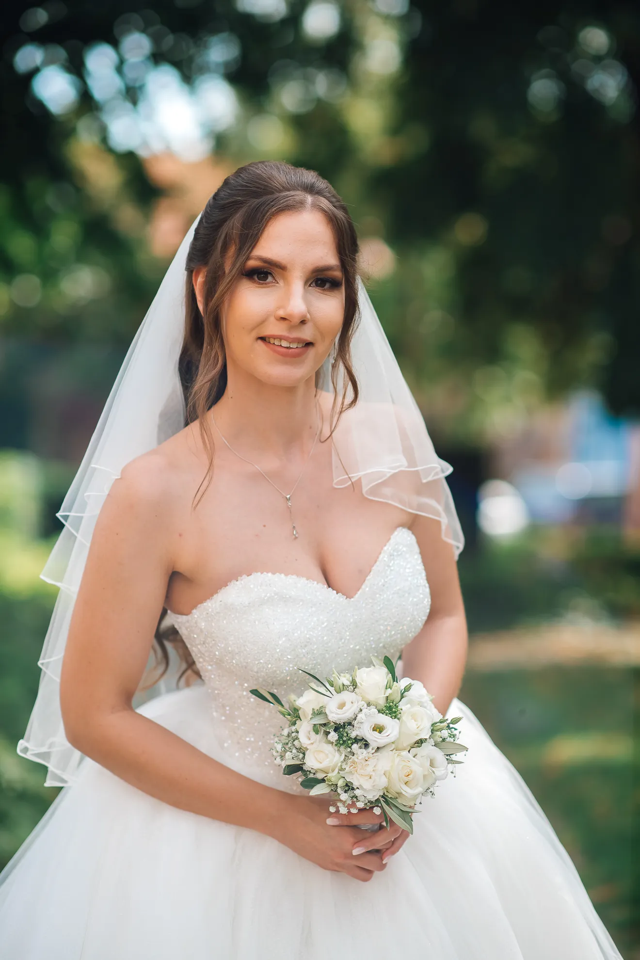 Braut am Altar — Portrait kirchliche Trauung Kassel