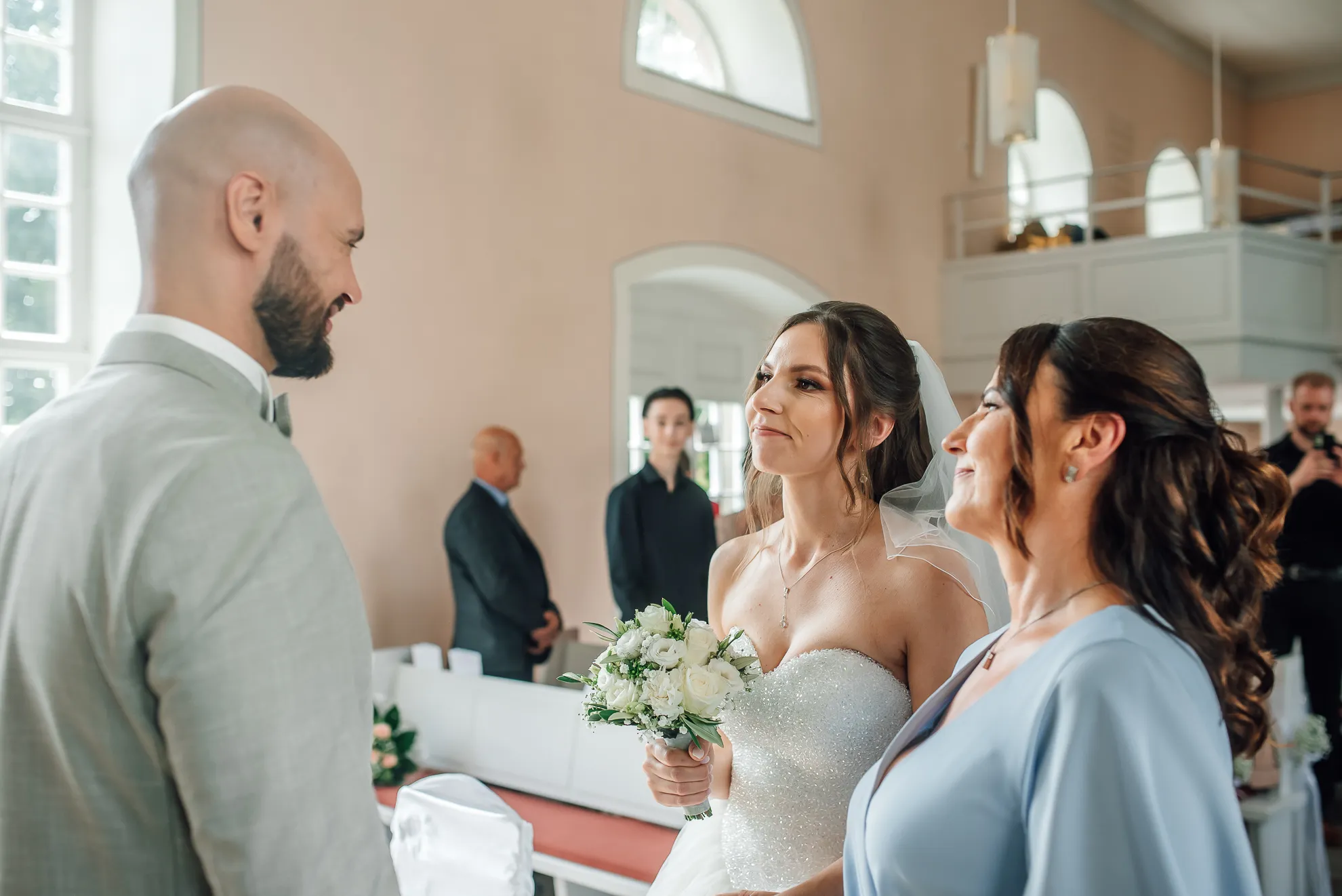 Ringwechsel in der Kirche — Hochzeitsfotograf Kassel