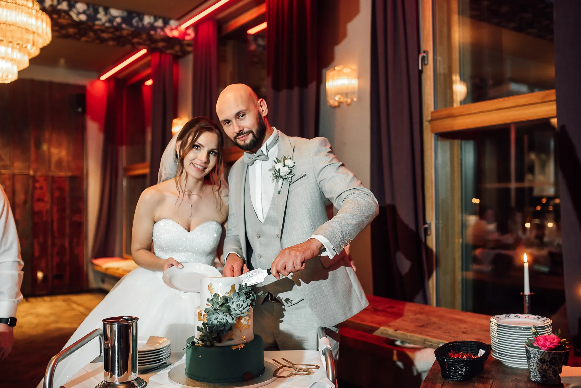 Wunderkerzen-Spalier — Auszug der Brautpaars