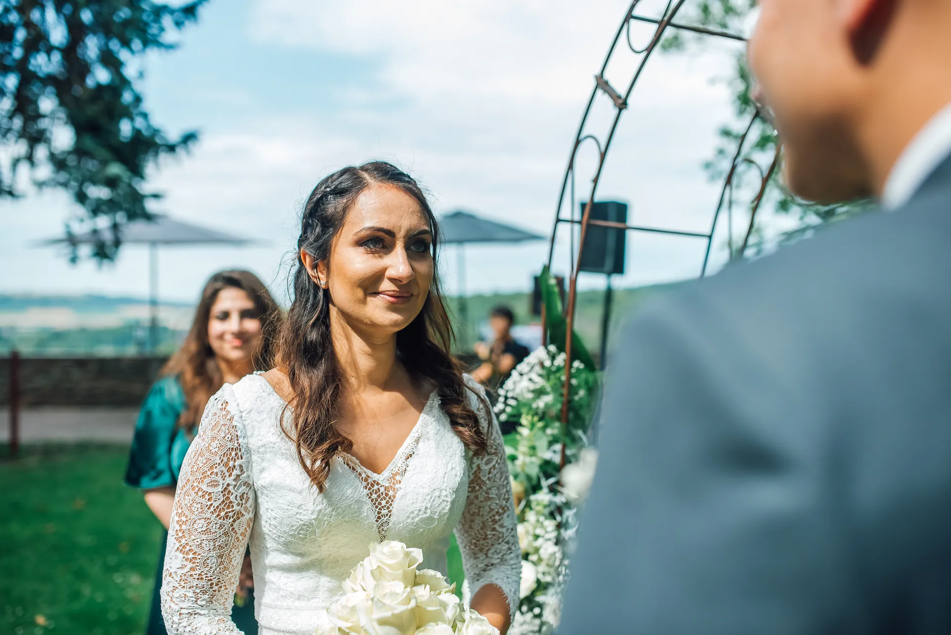 Ringwechsel — freie Trauung im Dornröschenschloss