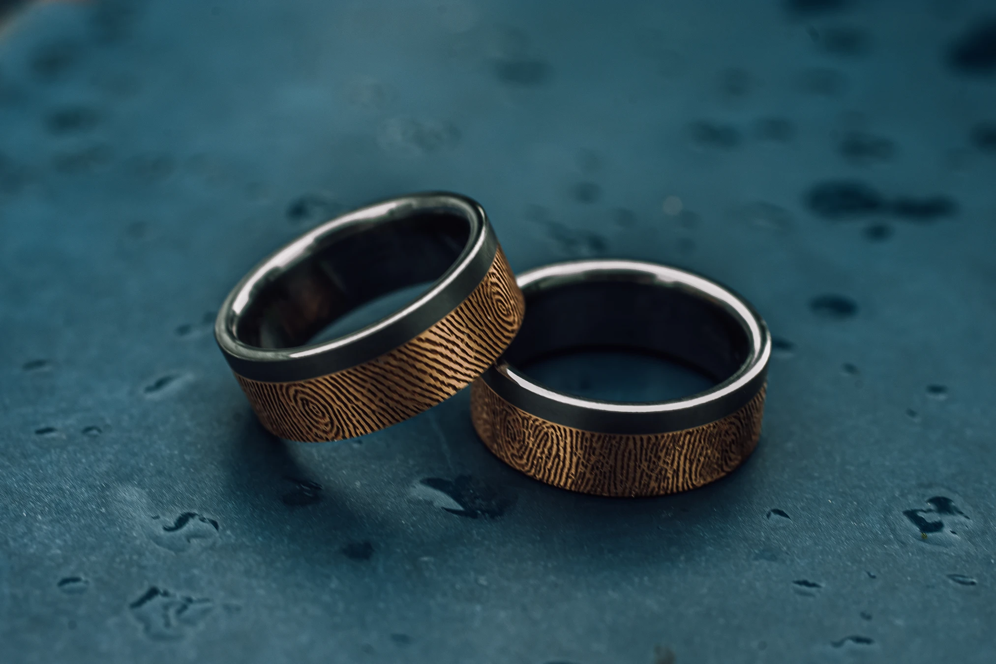 Bräutigam-Details — Manschettenknöpfe und Boutonnière