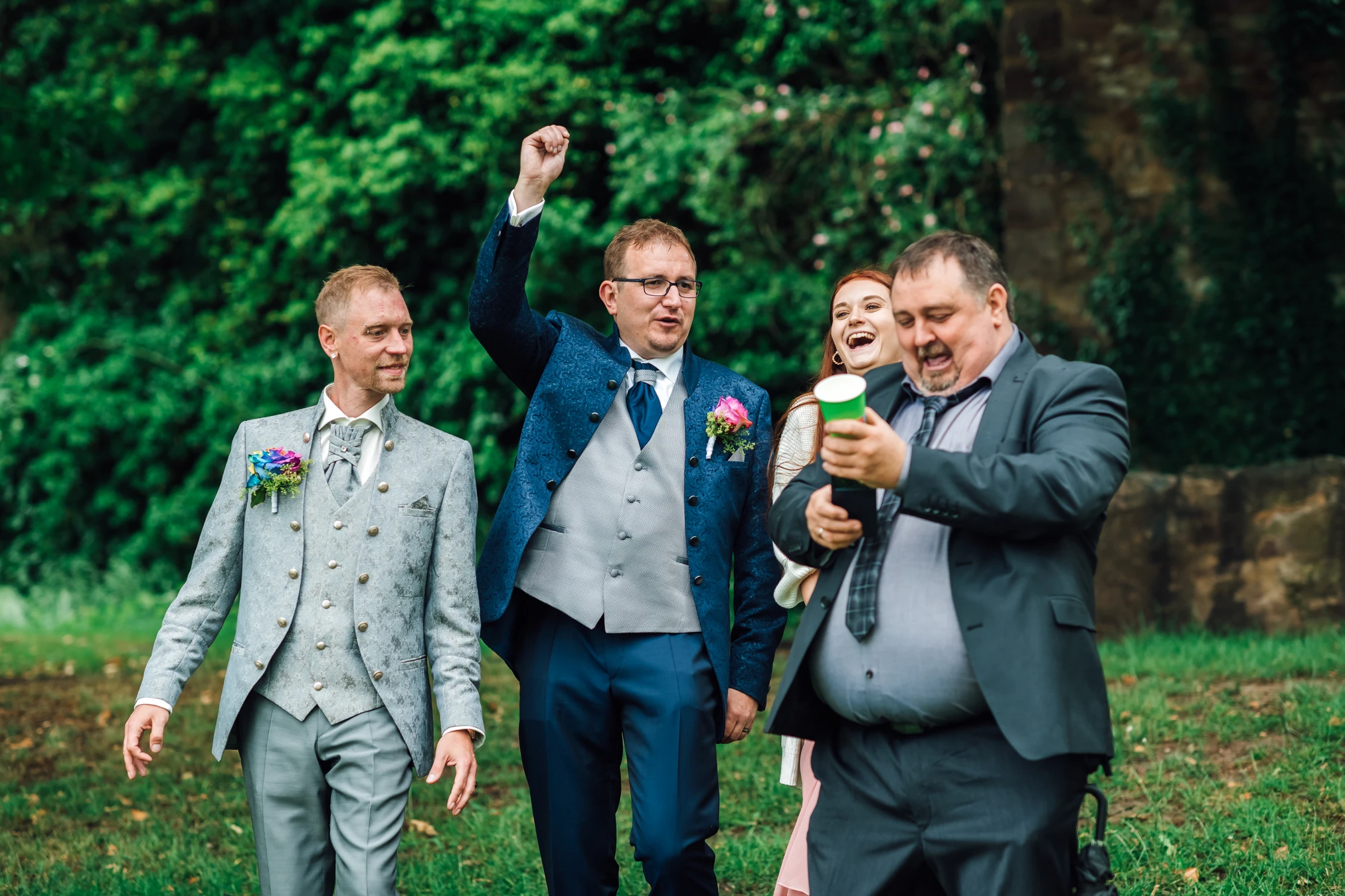 Lachendes Brautpaar — Sektempfang Göttingen