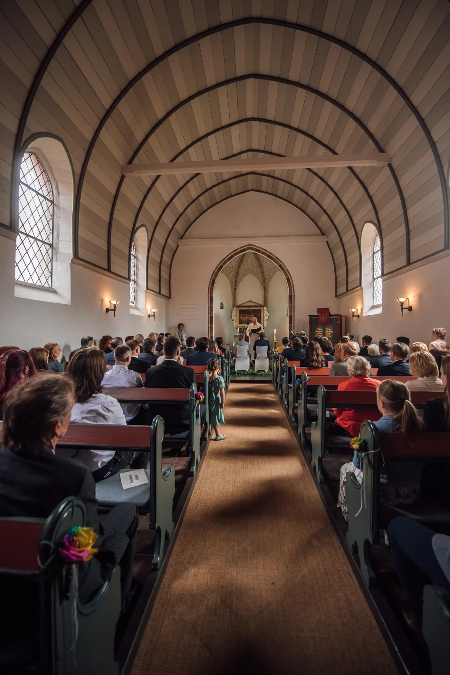 Portrait in der Kirche — S. & G. Hochzeitsreportage