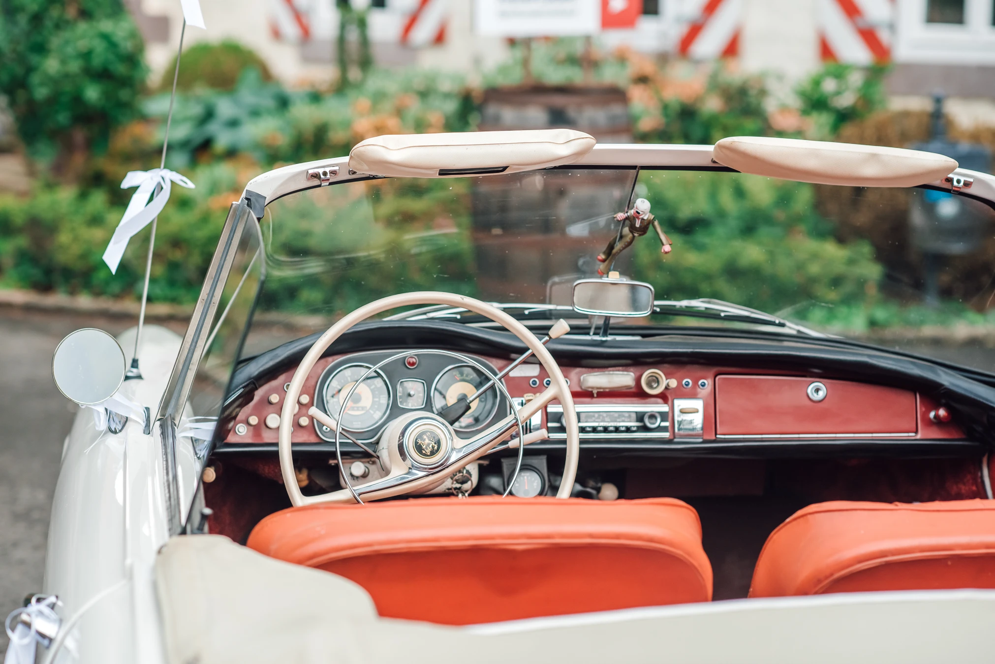 Einzug des Brautpaares — S. & G. bei ihrer Hochzeitsfeier