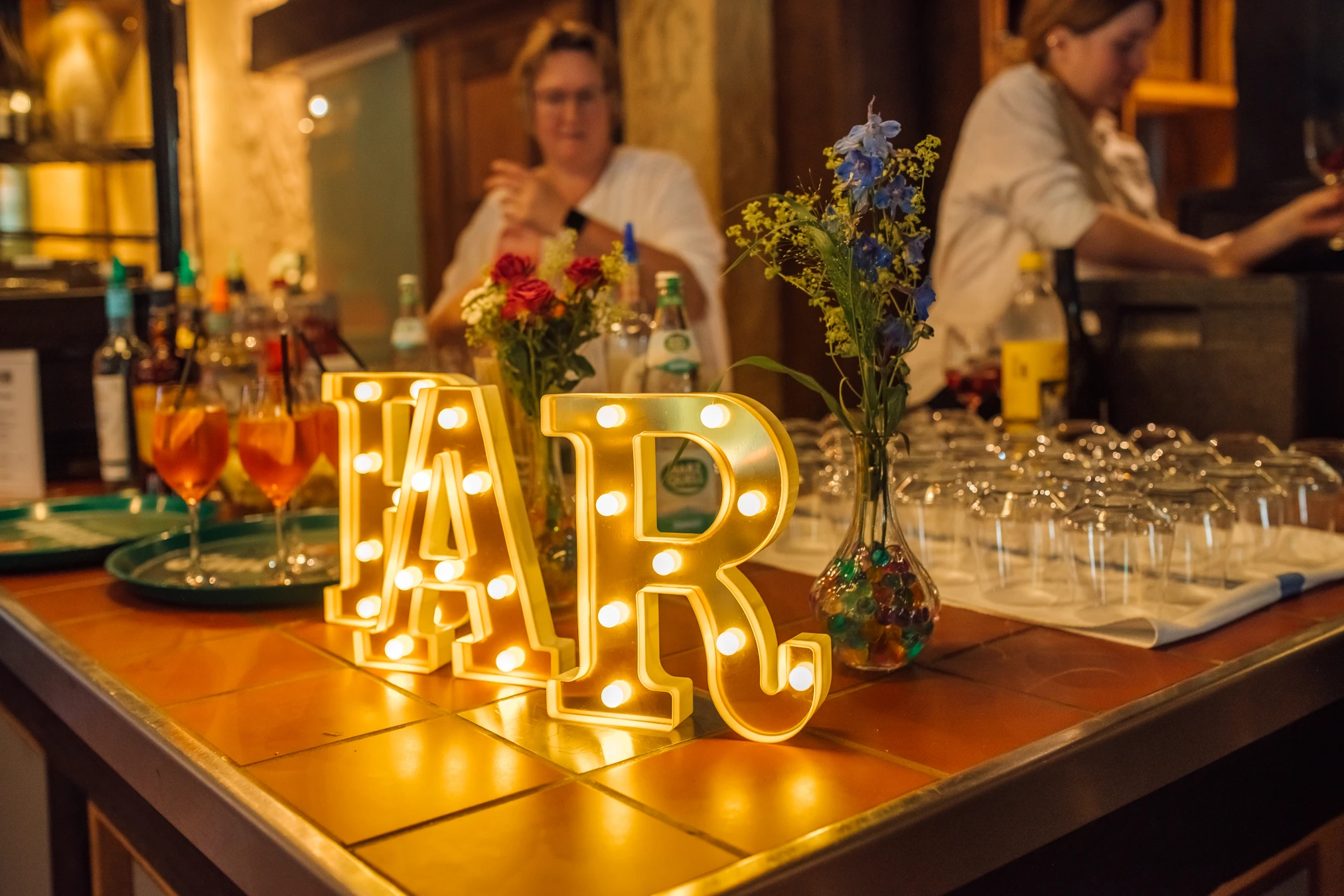 Brautpaar-Shooting auf der Hochzeitsfeier — S. & G.