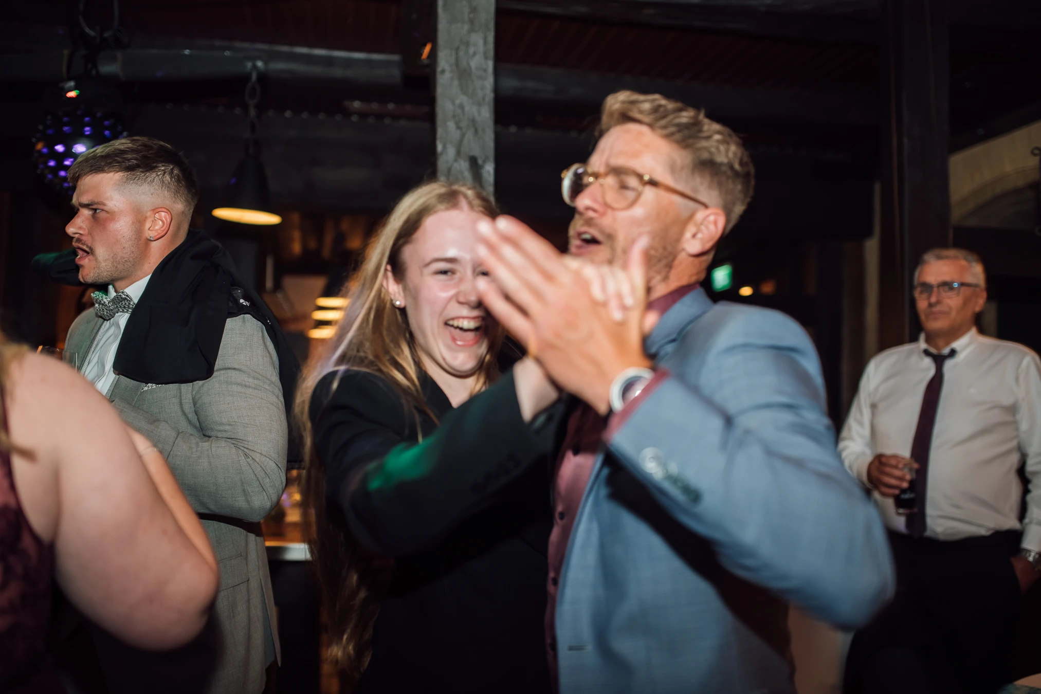 S. & G. beim Shooting — Hochzeitsfeier Göttingen