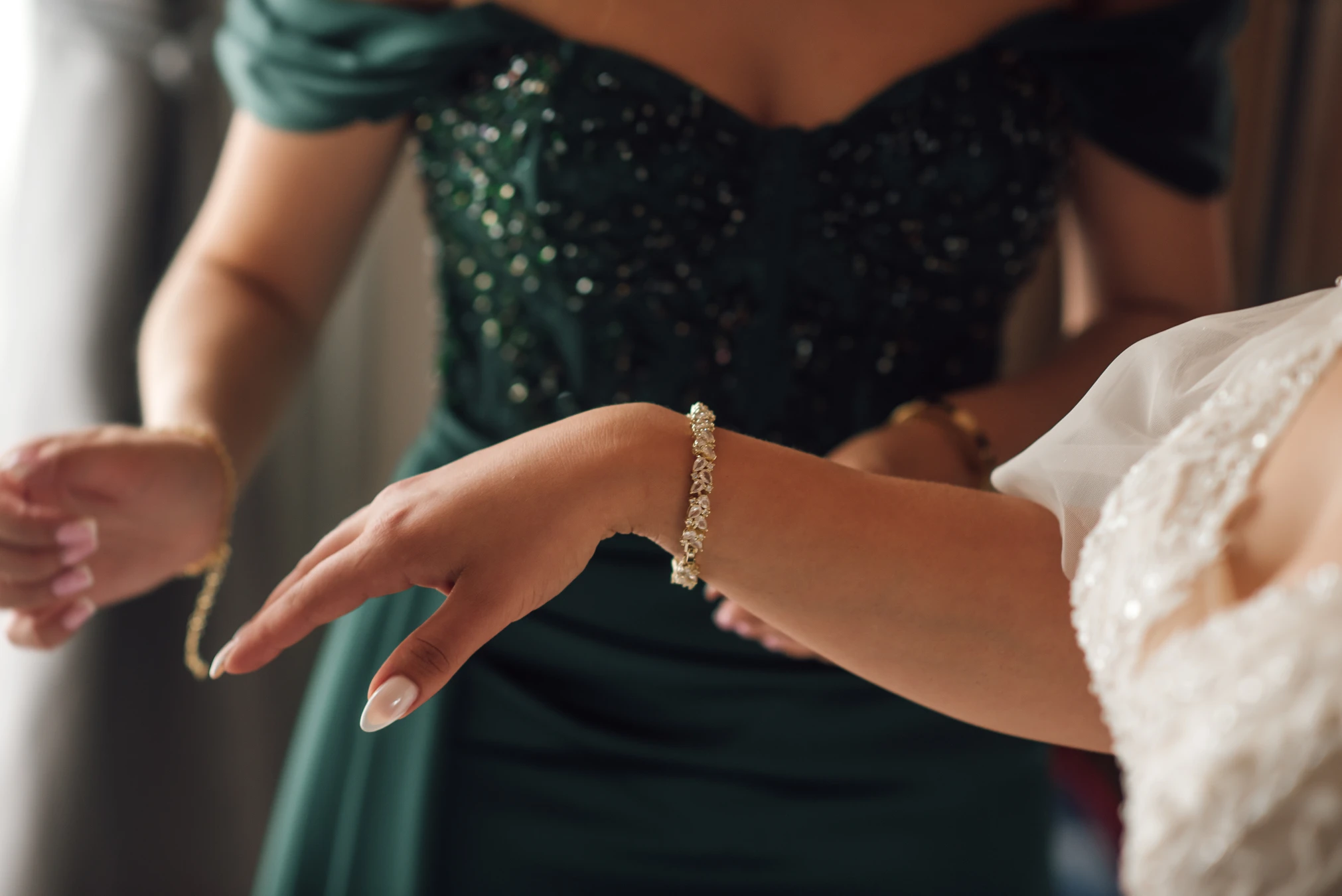 Schleier der Braut — zartes Detail, Hochzeit Kassel