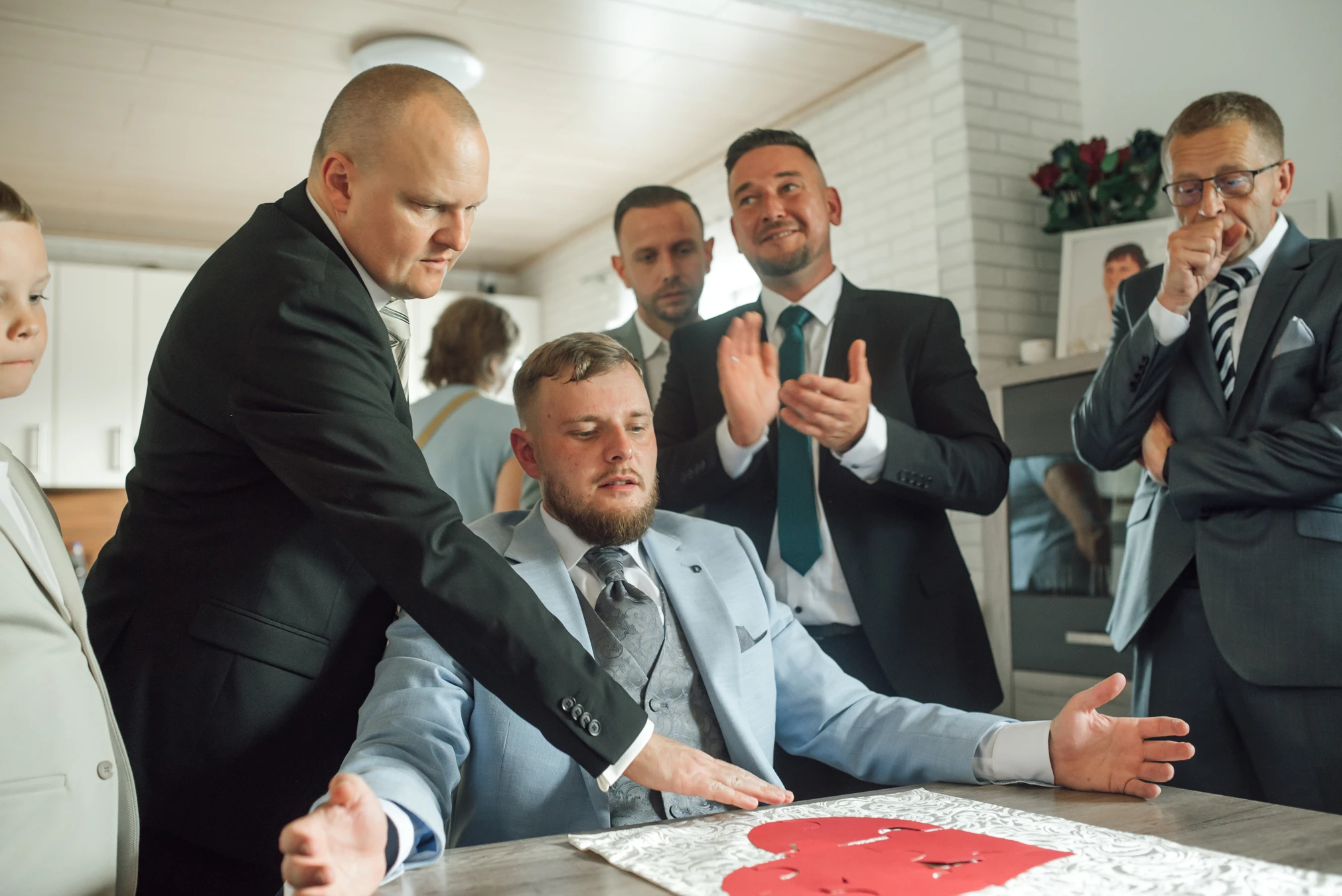 Gäste warten auf die Braut — Hochzeitsmorgen Kassel