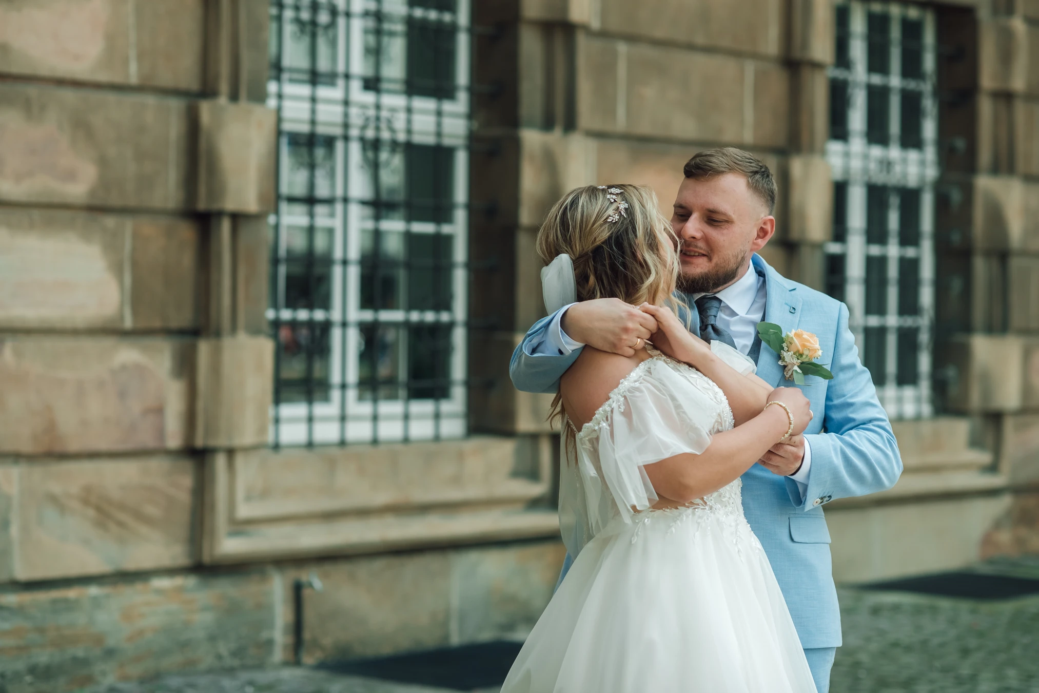 Zärtliches Portrait — Brautpaar in der Karlsaue Kassel